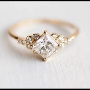 Elegant Rose Gold Square-Cut Solitaire Ring with Side Diamonds